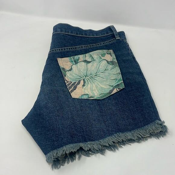 NWOT Gap Denim Hawaiian print  mid rise shorts women's 28 - Picture 1 of 11